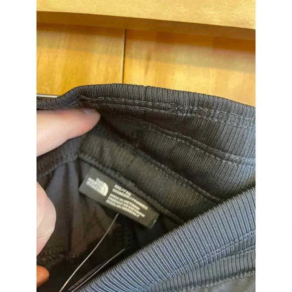 Size XXL The North Face Black Women's Capris - Picture 4 of 5
